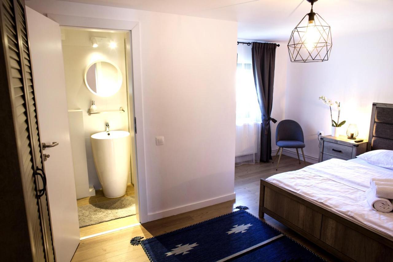 Mira By Atra Bed & Breakfast Tesila Luaran gambar