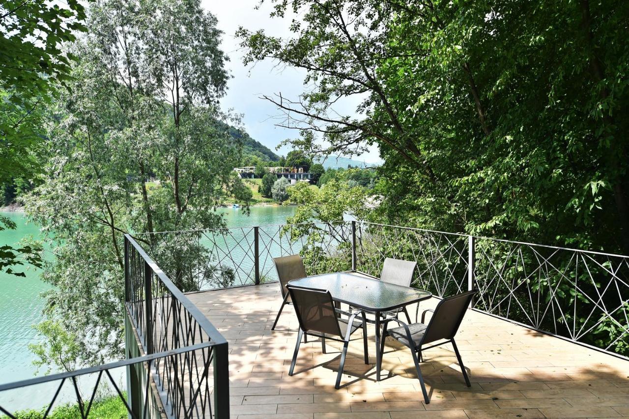 Mira By Atra Bed & Breakfast Tesila Luaran gambar