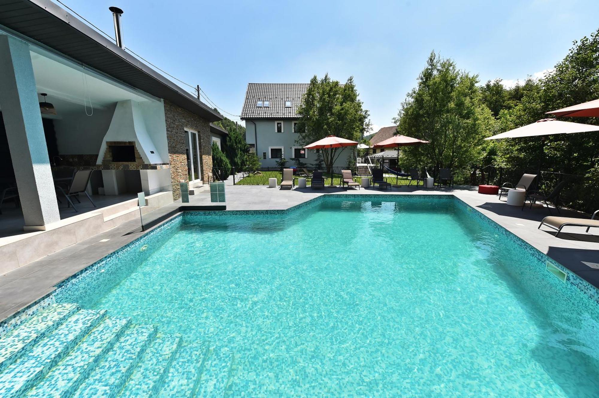 Mira By Atra Bed & Breakfast Tesila Luaran gambar