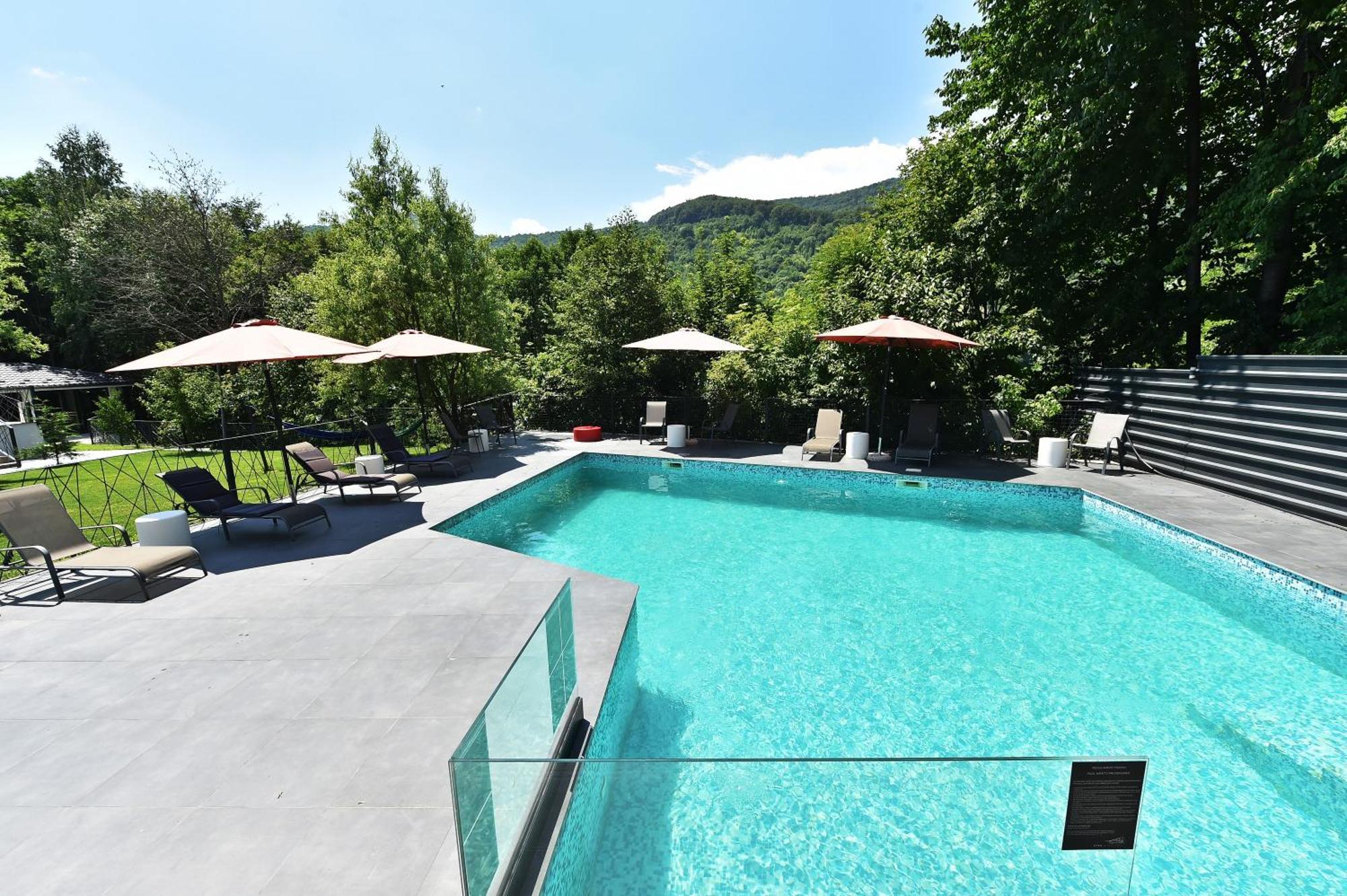 Mira By Atra Bed & Breakfast Tesila Luaran gambar